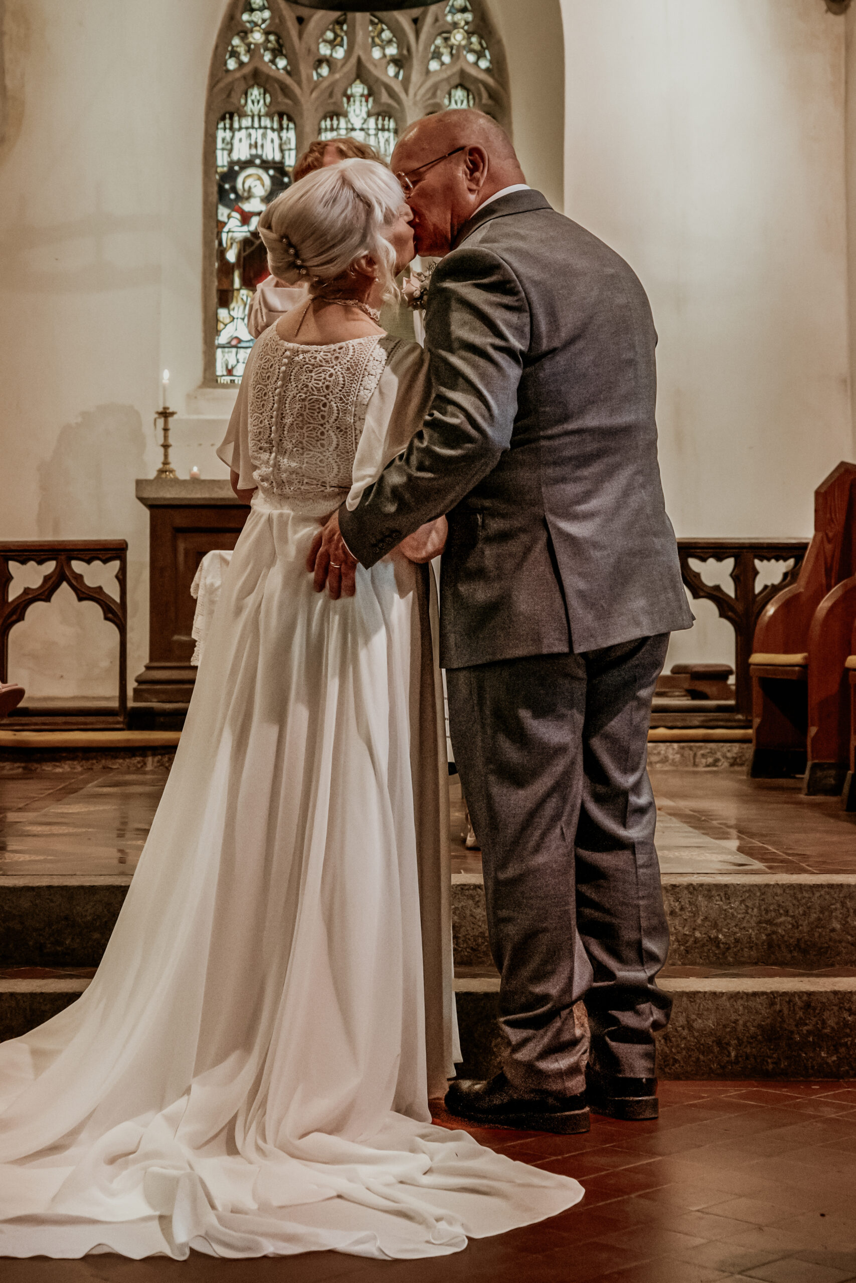 Launceston Wedding Photographer Covering Cornwall, Devon & the South West