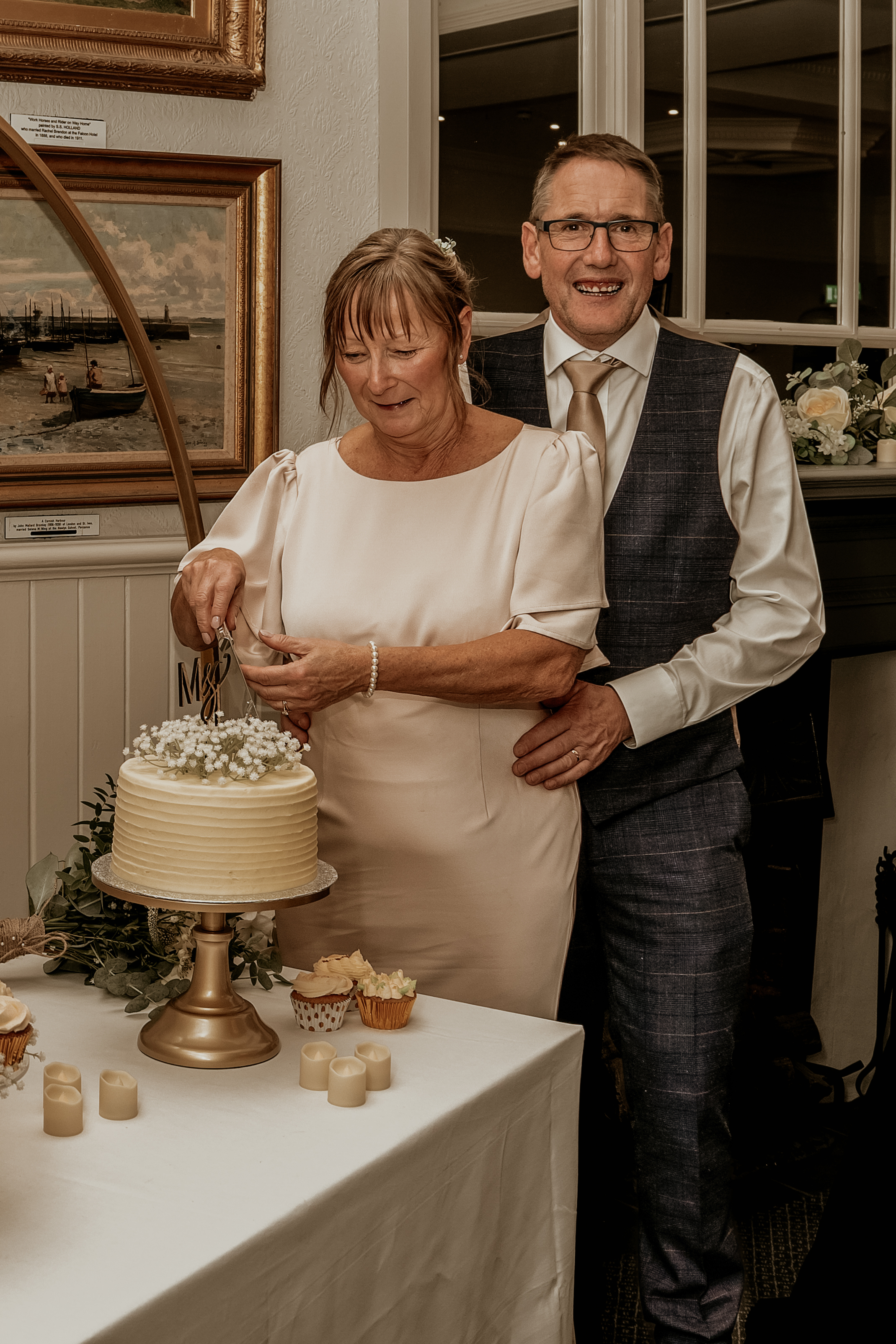 Launceston Wedding Photographer Covering Cornwall, Devon & the South West